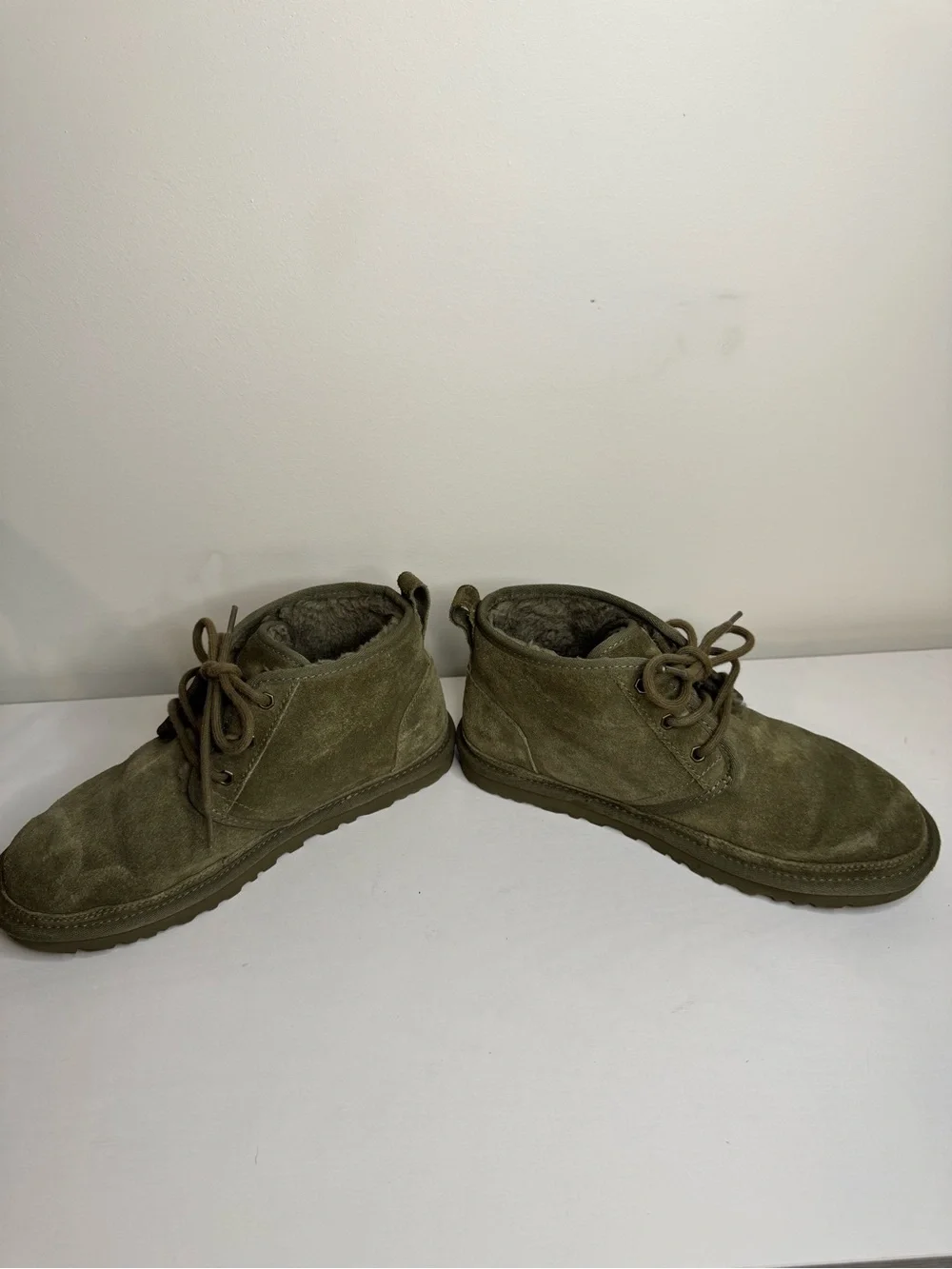 UGG Neumel Suede Chukka Boots Men’s Size 9 Olive Green